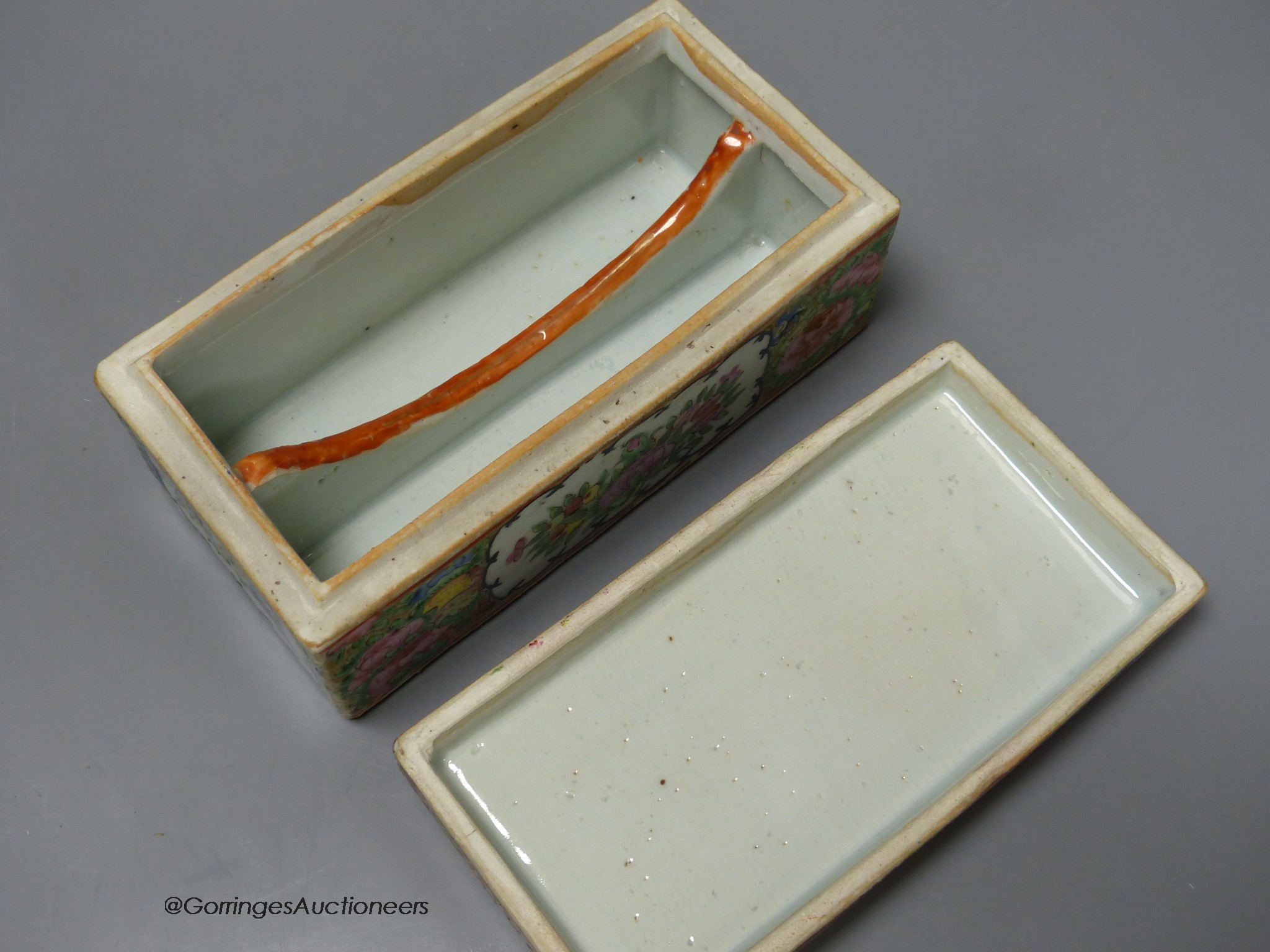 A Chinese famille rose pen box and cover, c.1900, 18cm wide